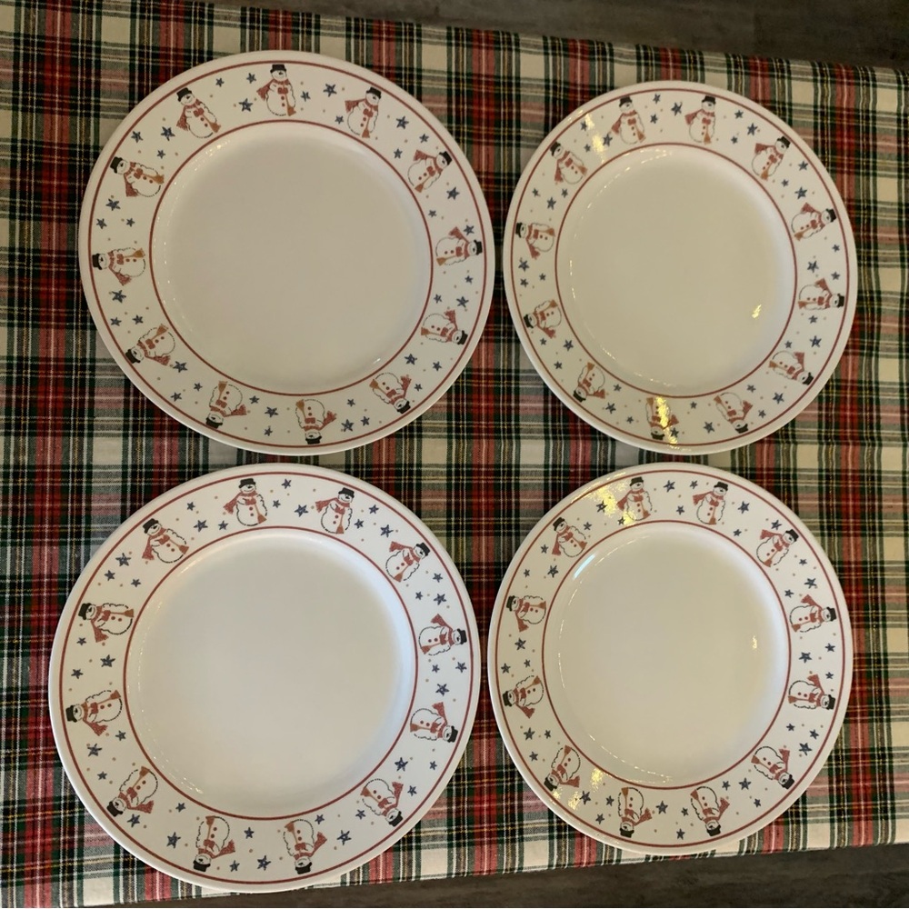 Corelle Frosty Morn Snowman Festive Dinner Plates Set Of 4 Winter 10 3/4" Dia.